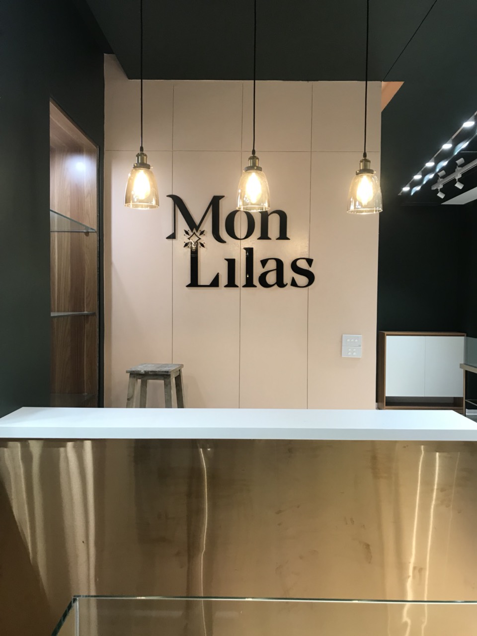 Thi Công Bảng Hiệu Led