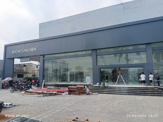 Thi Công ốp Aluminium Tại Showroom Byd Long Biên