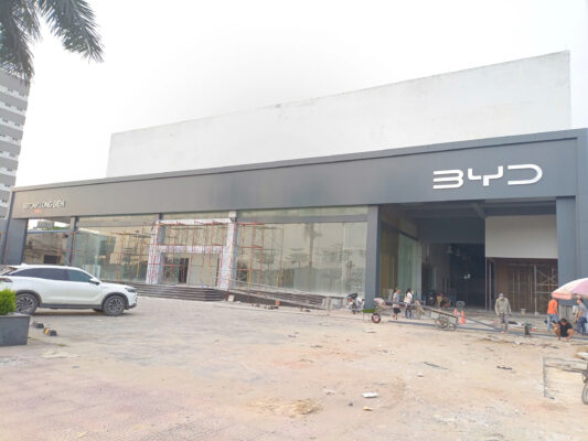 Thi Công ốp Aluminium Tại showroom BYD Long Biên