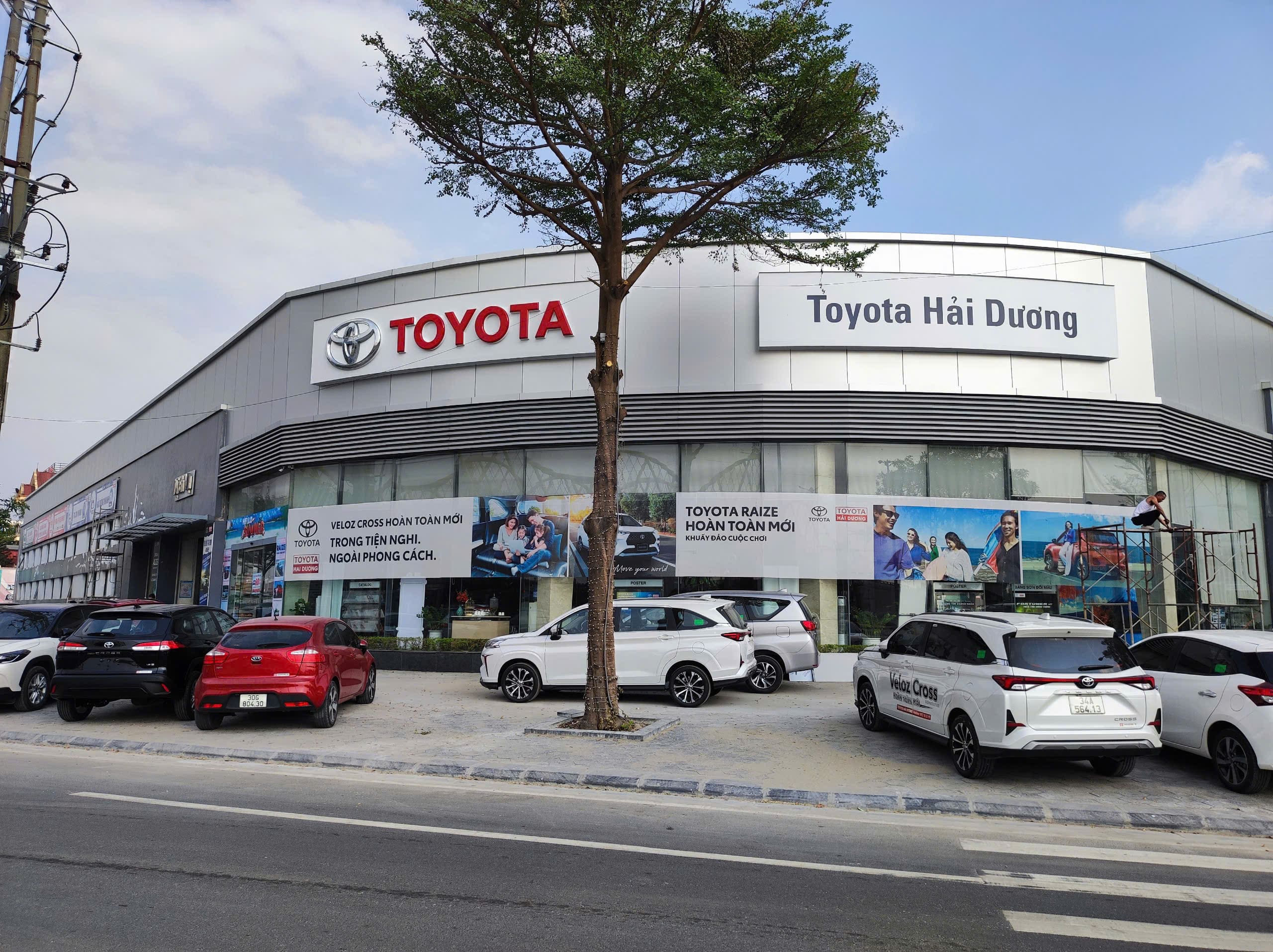 Thi Công Lắp Đặt Aluminium, Vách Kính Showroom Toyota Hải Dương