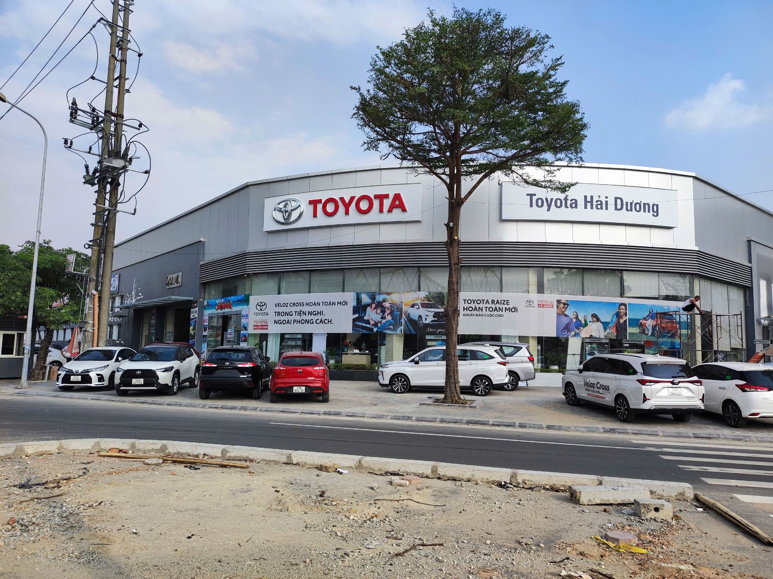 Thi Công Lắp Đặt Aluminium, Vách Kính Showroom Toyota Hải Dương