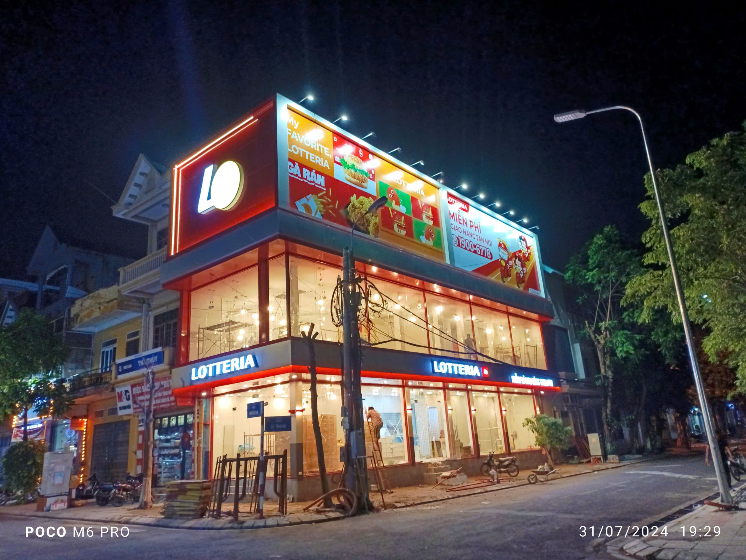 Thi Công Ốp Aluminium Nhà Truyền Thống